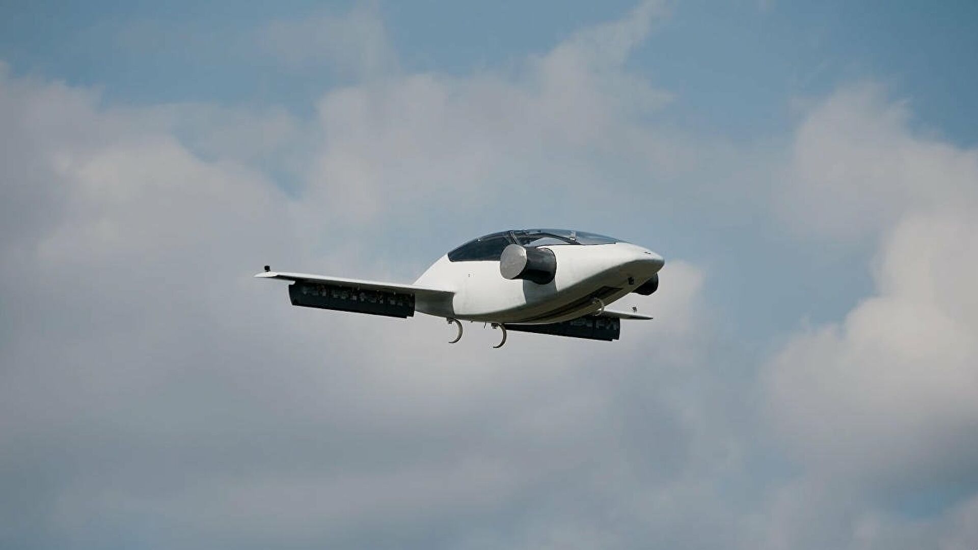 Dünyada Bir İlk: Uçan Taksiler Kullanılmaya Başlanacak