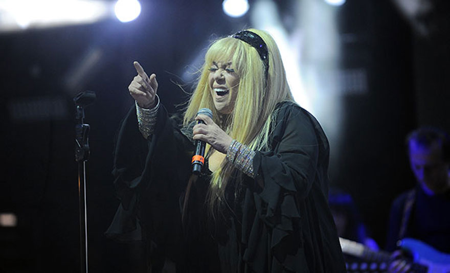 Zerrin Özer İntihar Girişiminde Bulundu!