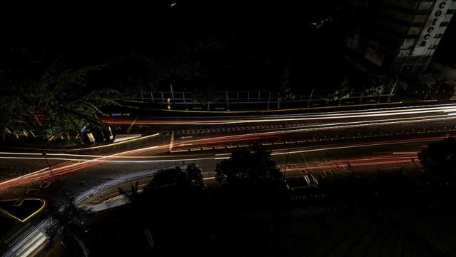 Venezuela Karanlığa Gömüldü