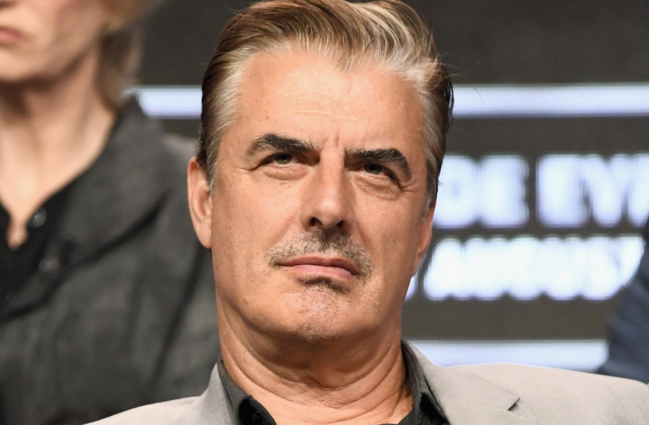 Tacizle Suçlanan Ünlü Oyuncu Rol Aldığı Diziden Kovuldu