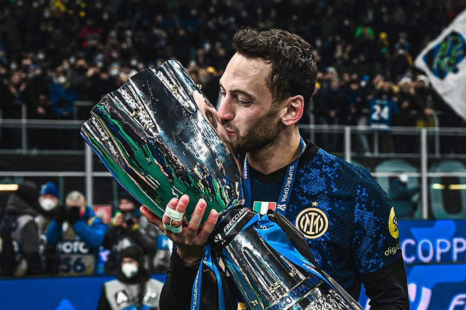 İnter’de Ayın Oyuncusu Hakan Çalhanoğlu!