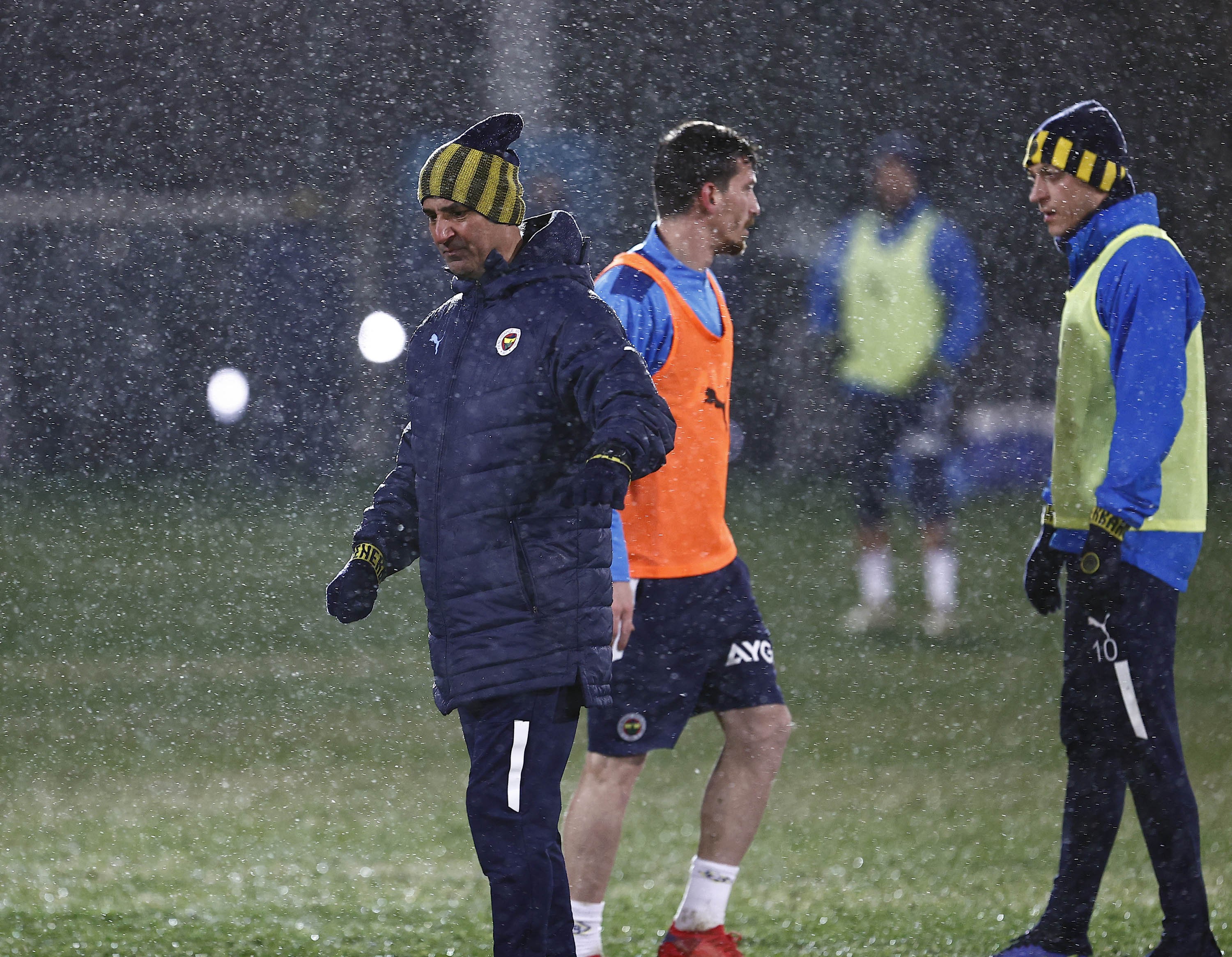 İsmail Kartal Sahaya İndi