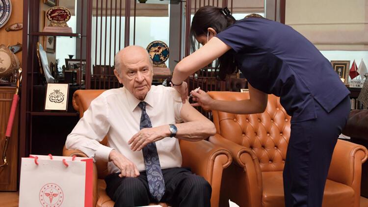 Devlet Bahçeli Aşılandı