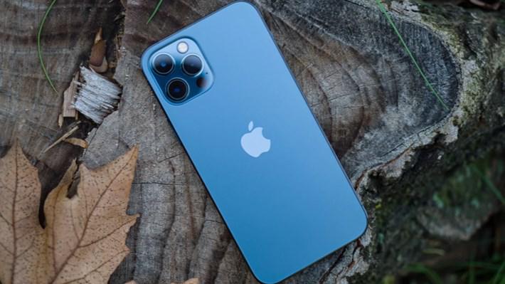 Apple Akıllı Telefon Pazarındaki Koltuğunu Bırakmadı