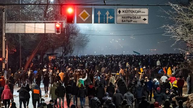 Kazakistan’da Gerginlik Tırmanıyor