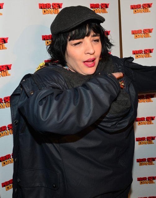 Gonca Vuslateri'nden İzzet Yıldızhan'a Olay Gönderme