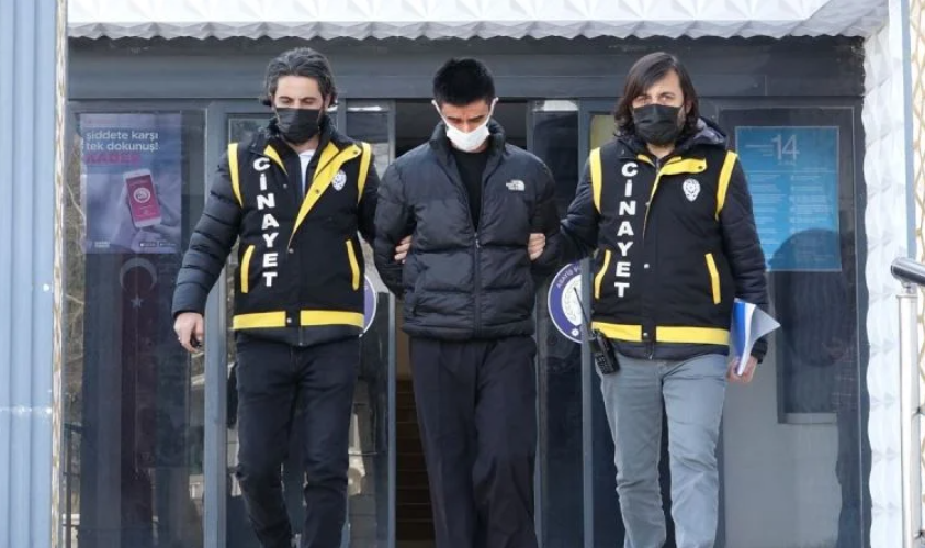 Annesinin Boğazını Kesen Uyuşturucu Bağımlısı: "İçimden Şeytan Çıktı"