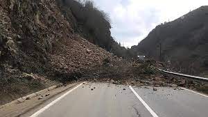 Giresun’da Heyelan Nedeniyle 4 Ev Yıkıldı!