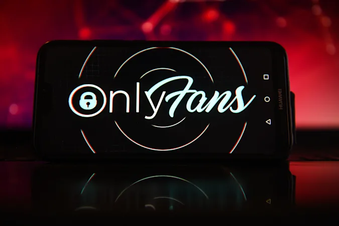 OnlyFans Rus İçerik Oluşturucularının Hesaplarını Kısıtlıyor