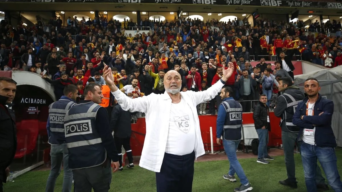 Hikmet Karaman’dan Gurur Gözyaşları!