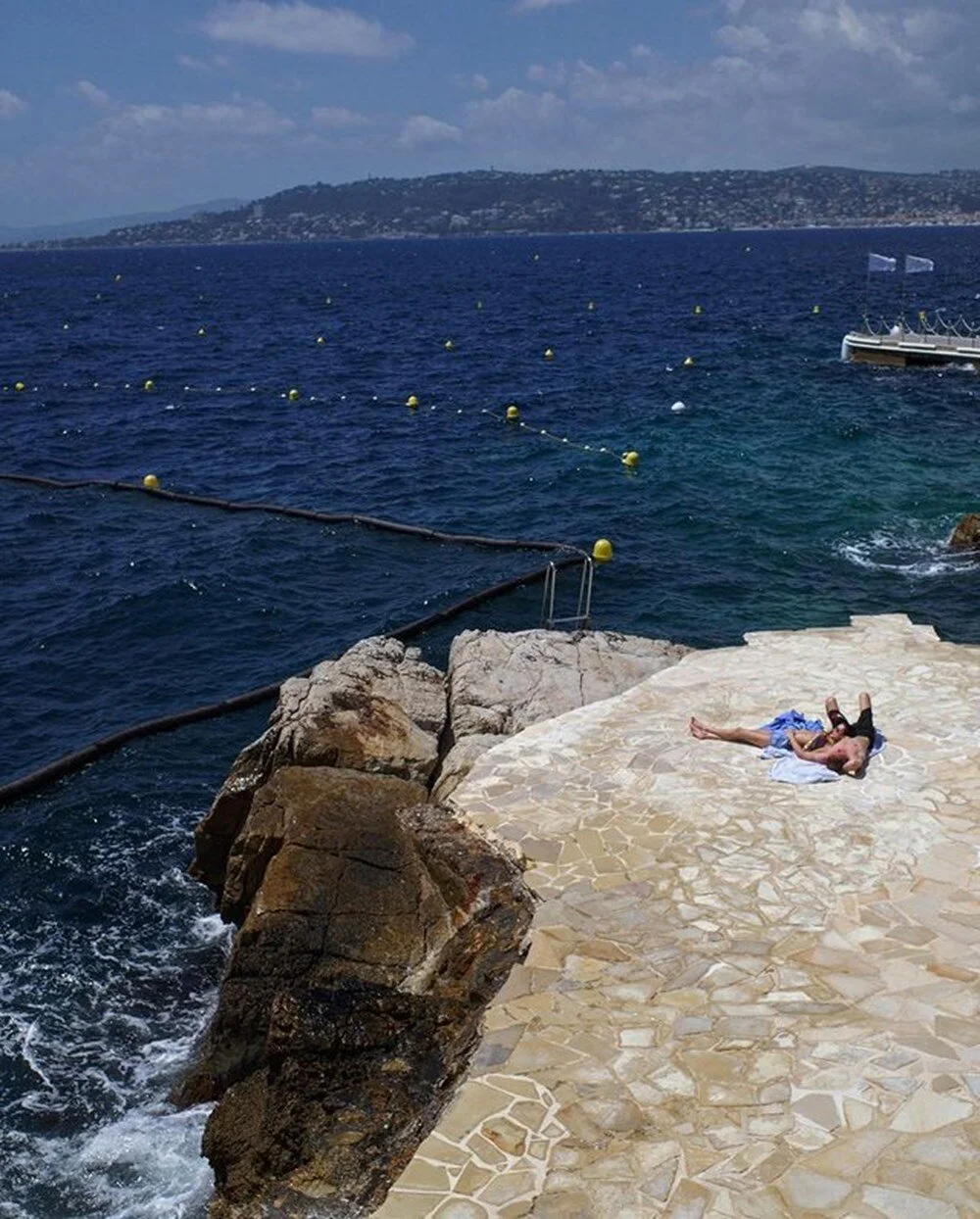 Bella Hadid Sevgilisiyle Tatile Çıktı