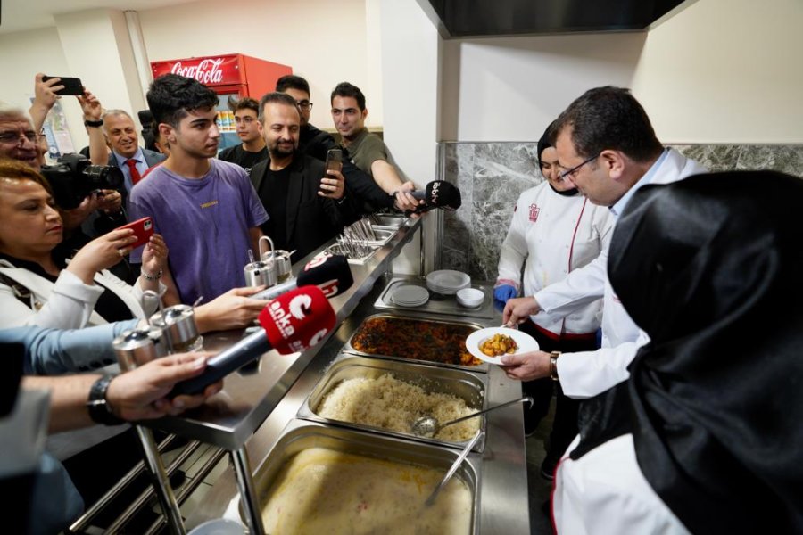 İBB'nin Kent Lokantasının İlk Servisini İmamoğlu Gerçekleştirdi