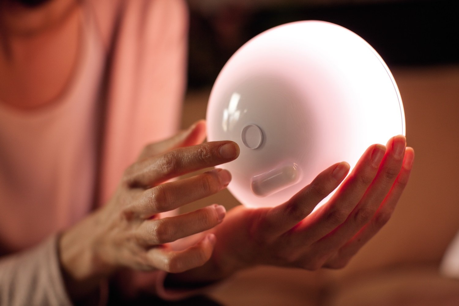 Philips Hue Go Taşınabilir Akıllı Lambasını Tanıttı