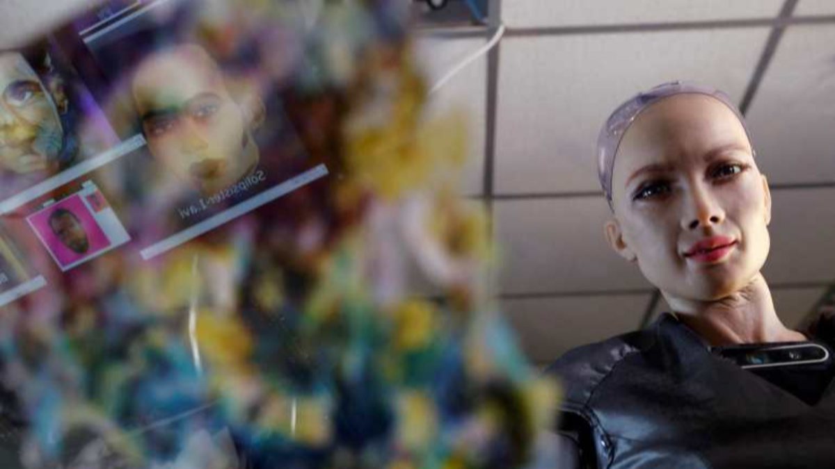 Robot Sophia, NFT Dünyasına Adım Attı