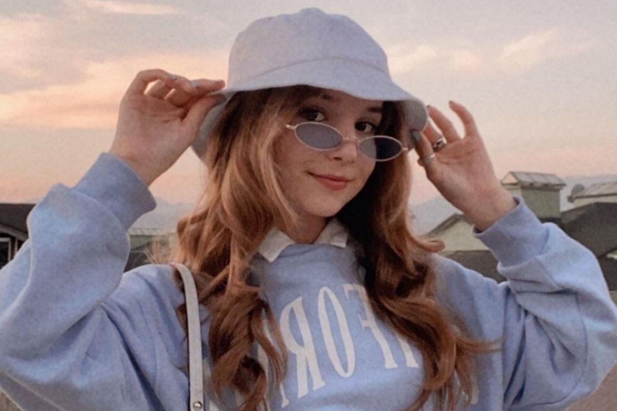 Ecrin Su Çoban Kimdir?