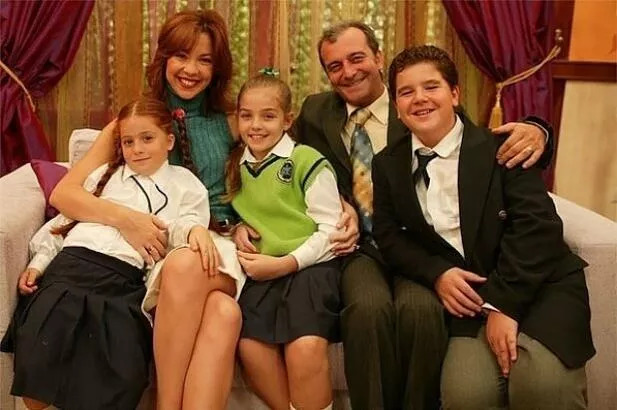 Sihirli Annem Dizisinin Oyuncuları Kimler?