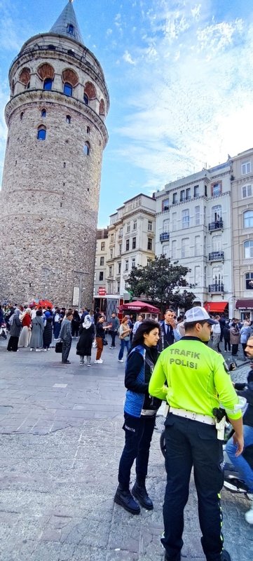 Galata Kulesi’nden Atlayarak İntihar Etti