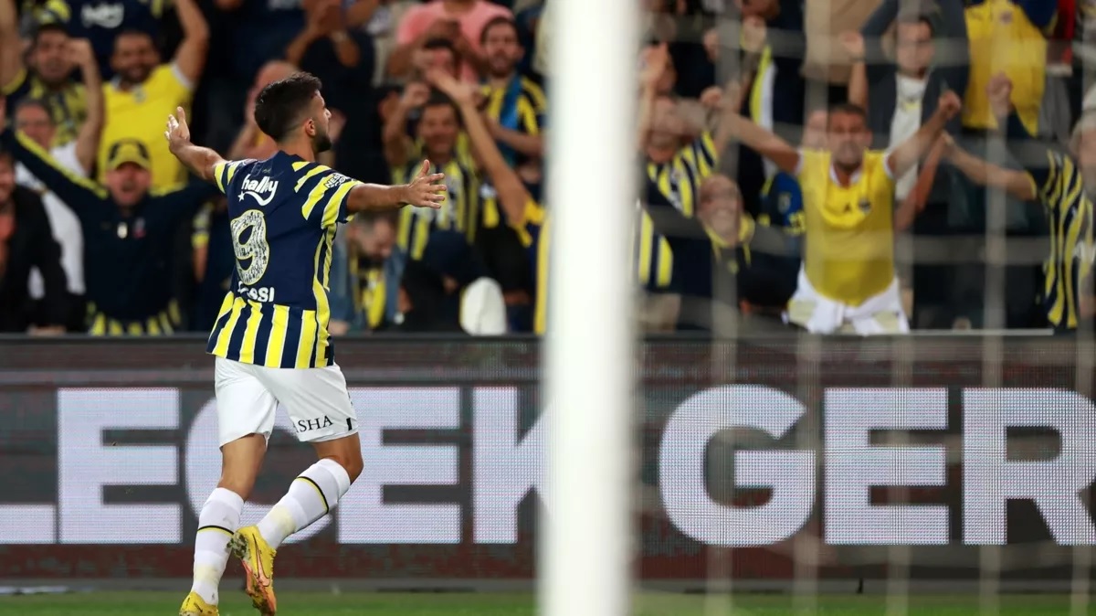 Diego Rossi Resitale Devam Ediyor!