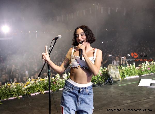 Zeynep Bastık Dünya Kupası’nda Konser Verecek