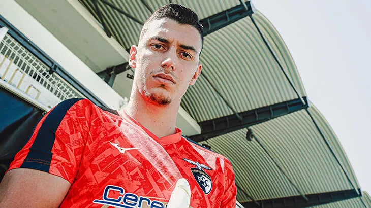 Berke Özer Türkiye'ye Geri Dönüyor