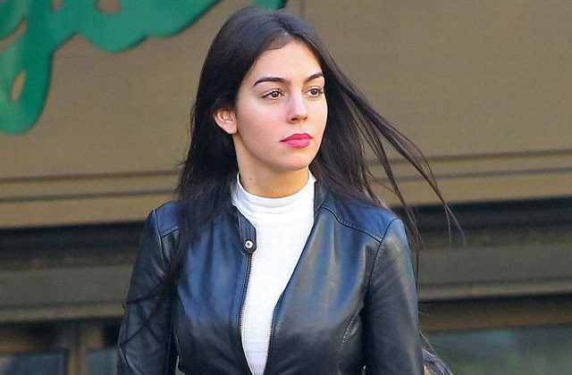 Ronaldo'nun Sevgilisi Verdiği Pozlarlarla Nefes Kesti