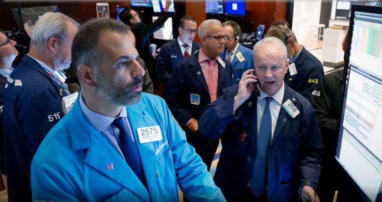 Güçlü ekonomik veriler, ticaret endişelerini hafifleterek Wall Street'i daha yükseğe itiyor