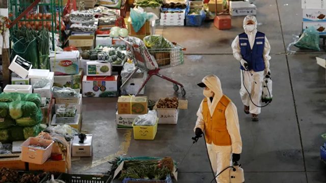 Müşterinin Yiyeceklere Kasten Öksürmesiyle 35 Bin Dolarlık Malzemeyi Çöpe Attı!