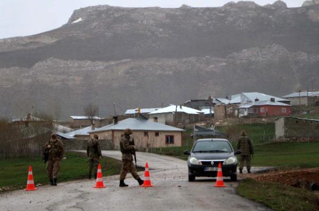 Van'da Bir Mahallede Bir Gün İçinde Vaka Sayısı 15'ten 42'ye Yükseldi!