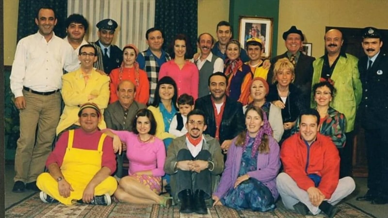 Bir Demet Tiyatro Ekranlara Geri Dönüyor!