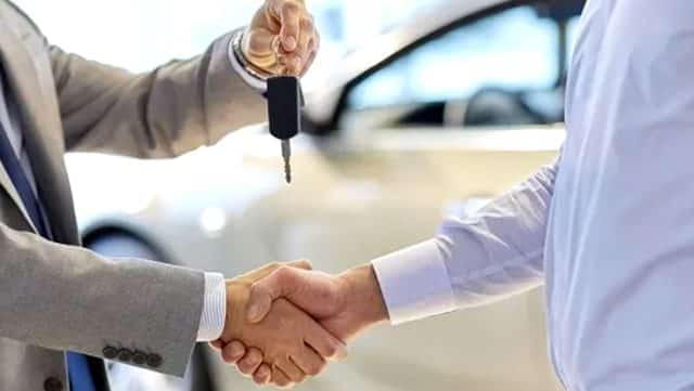 Bakanlık Konut ve 2. El Araç Satışı Konusuna El Atıyor