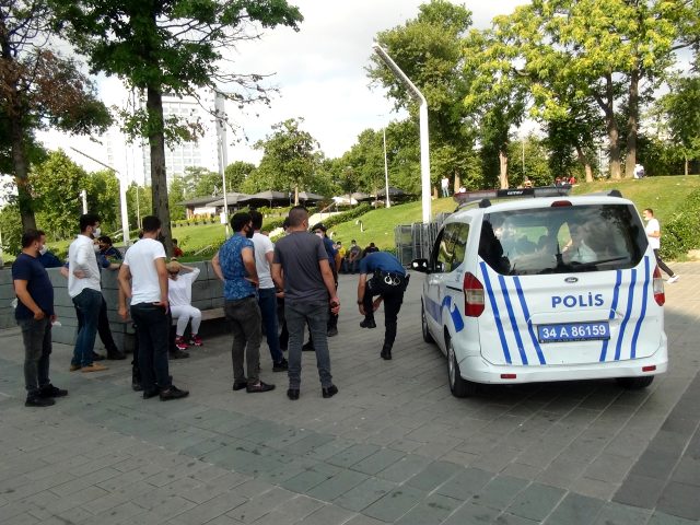 Taksim Meydanı'nda Güpegündüz Kadına Şiddet!