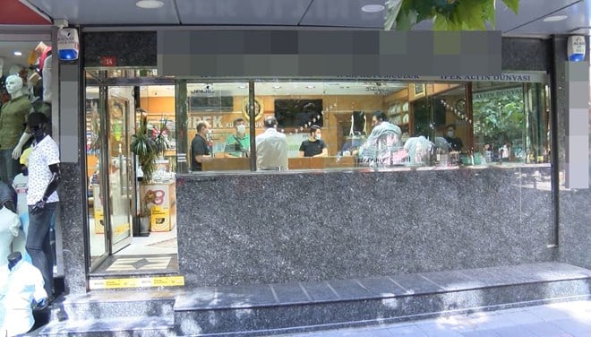 Beş Kişi Üç Dakikada On Kilo Altın Çaldı