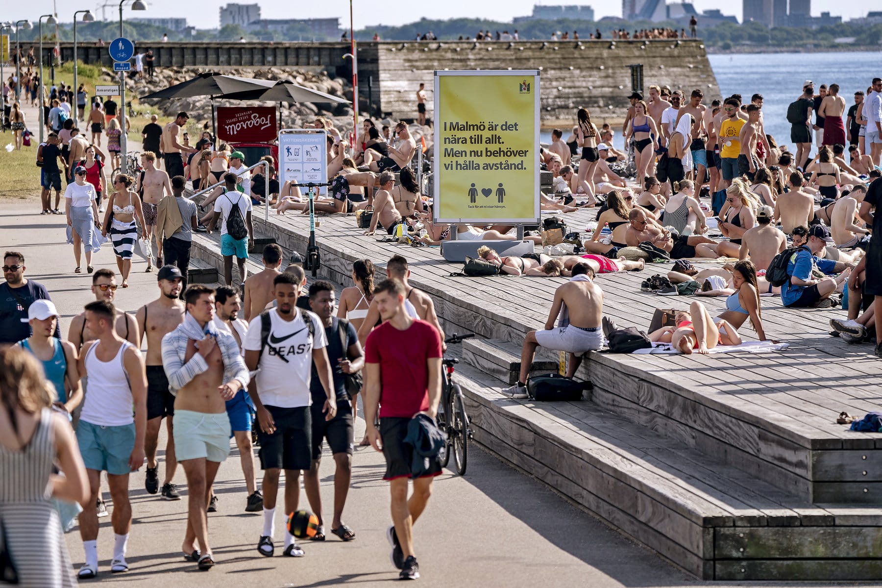 Koronavirüs Nedeniyle İsveç’te 150 Yıldır En Yüksek Can Kaybı Yaşandı!