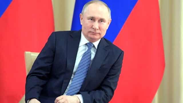 Vladimir Putin Tescil Edilen İlk Aşının Fotoğraflarını Yayınladı