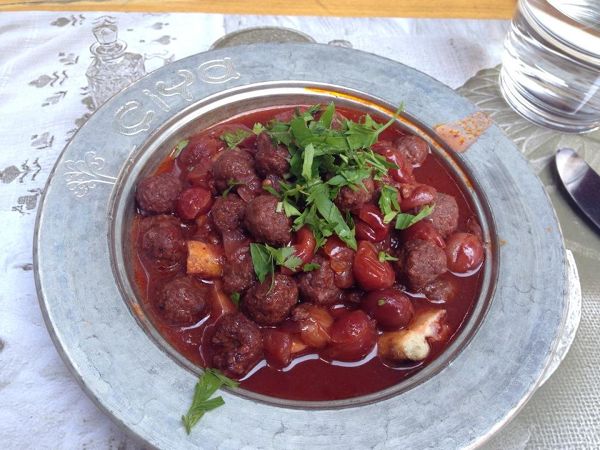 Masterchef'in Yıldızı Vişneli Köfte Nasıl Yapılır?