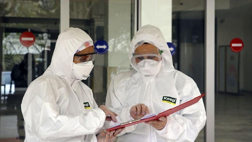 Covid-19 Hastası Evinde 20 Kişiyi Ağırladı