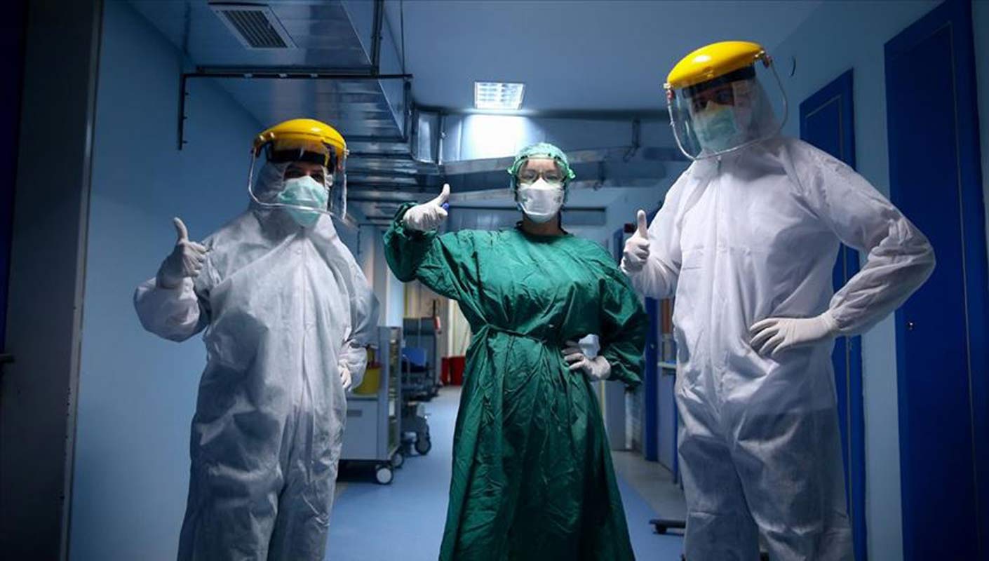 Bakan Koca'dan Sağlık Çalışanlarına Destek Çağrısı