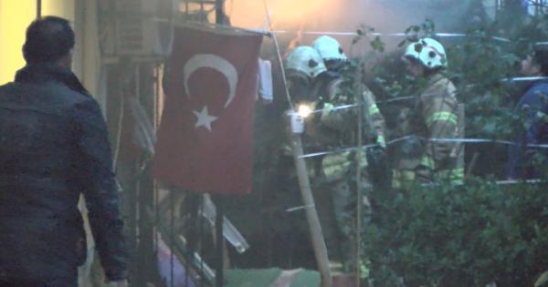 Yanan Evini Görünce Gözyaşlarına Boğuldu