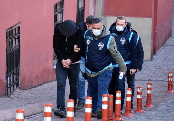 7 Dil Bilen Çete Lideri Tutuklandı