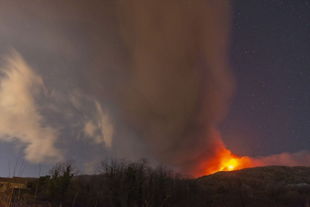 Etna Yanardağı Tekrar Hareketlendi!