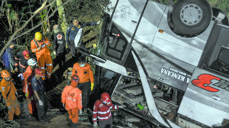 Korkunç Kaza! Çoğu Öğrenci Olan 27 Kişi Hayatını Kaybetti