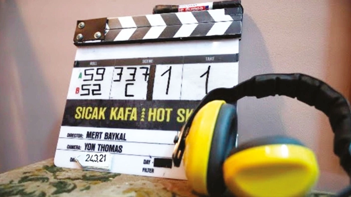 Netflix’in Yeni Türk Dizisi Sıcak Kafa Sete Çıktı!