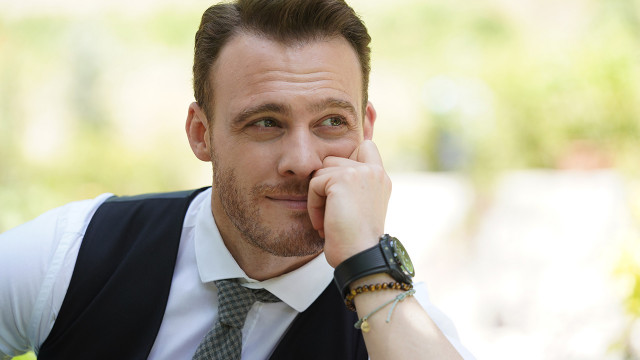 Kerem Bürsin Serenay Sarıkaya’yı Sildi!