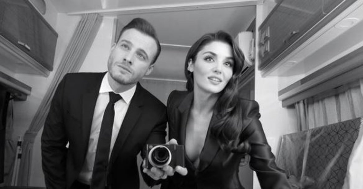 Hande Erçel ile Kerem Bürsin Fena Yakalandı!