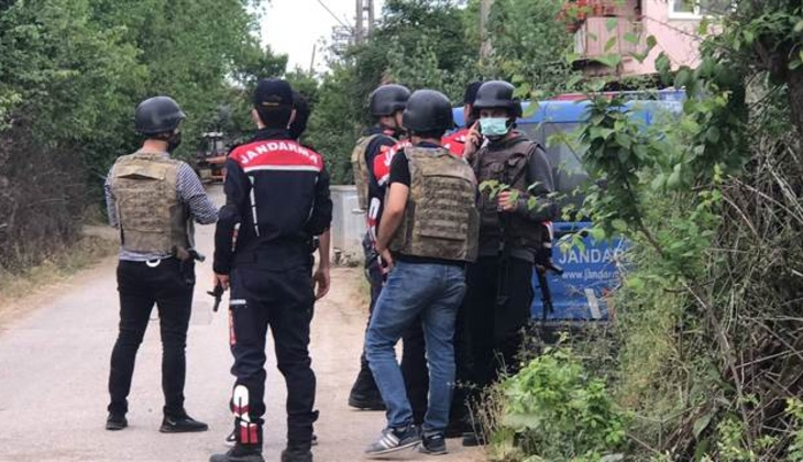 Babasını Öldürüp 8 Kişiyi Yaralayan Şahıs Dehşet Saçtı