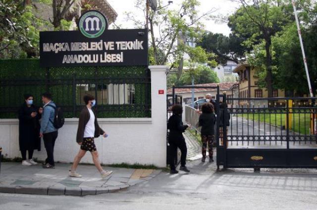 Sınavda Maske Takılmayacağını Öğrenince Salonu Terk Etti