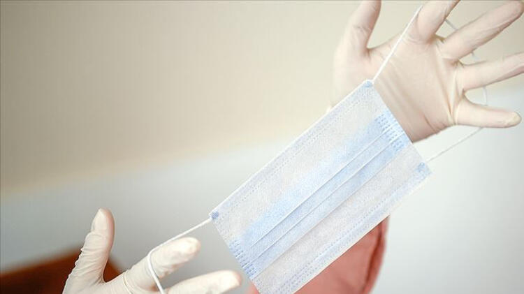 Bakan Koca Tarih Verdi: Maske Zorunluluğu Kalkacak Mı?