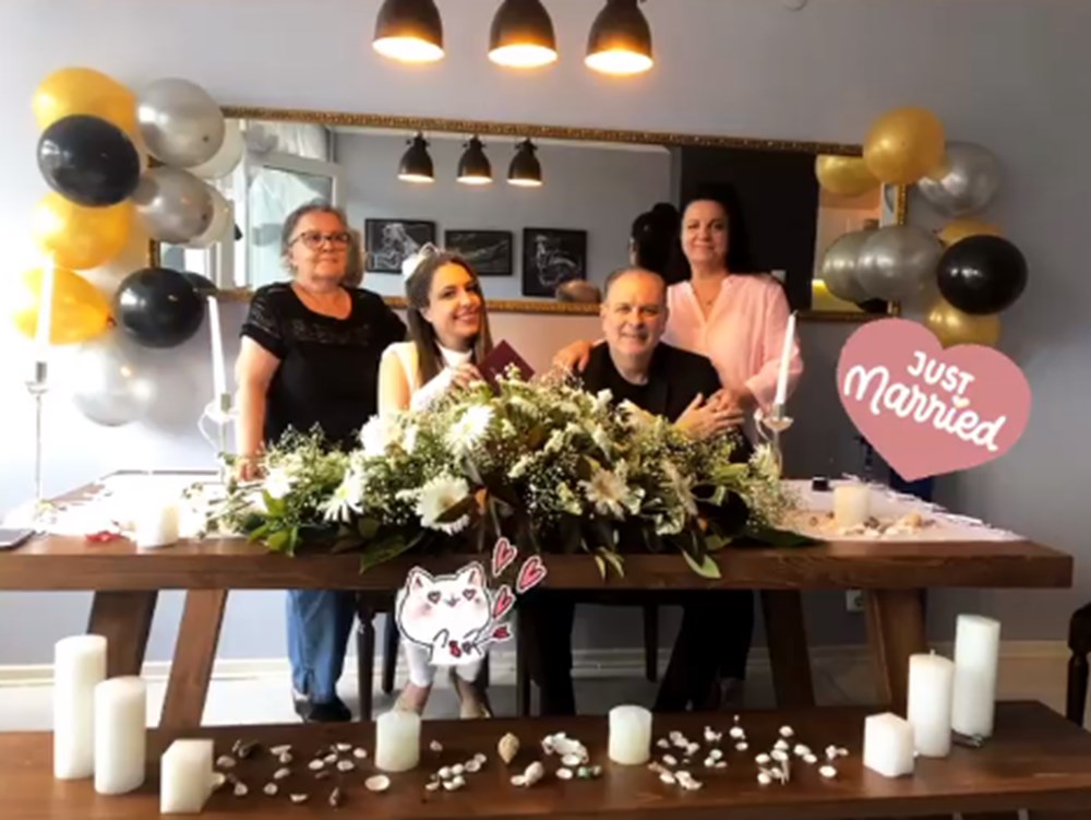 Yoğun Bakımdan Çıkan Burak Sergen Nikah Masasına Oturdu!