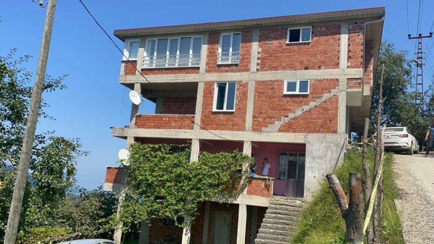 14 Yaşında Ailesini Katletti!