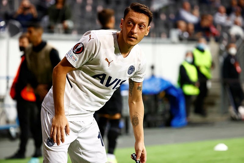 Eintracht Frankfurt Fenerbahçe Mücadelesinde Mesut Özil Tam Not Aldı